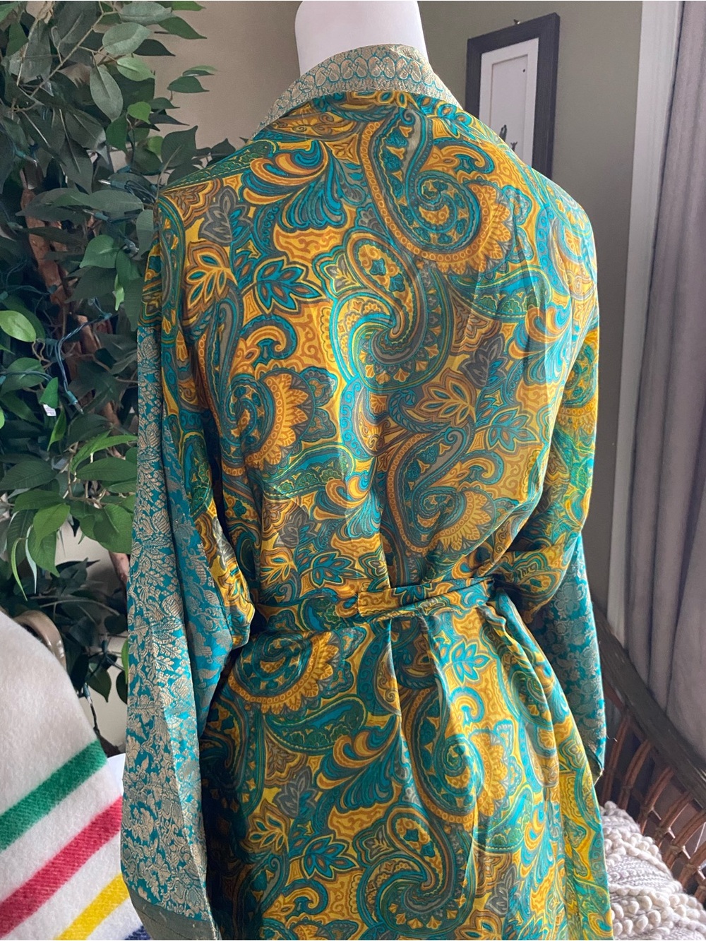 India Silk Handmade Robe - Picture 2 of 10